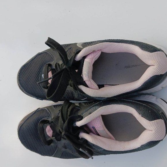 Nike Women's Revolution size 7 black pink Grade School kids - Picture 10 of 11